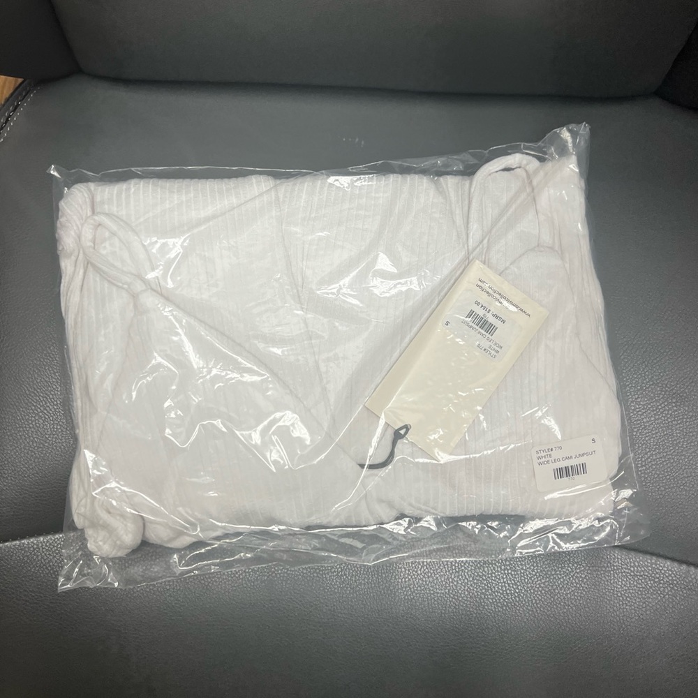 Brand New White V-Neck Cami Jumpsuit. Size XL perfect conditions - Picture 5 of 10